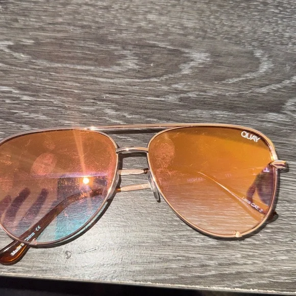 Quay x desi High key mini sunglasses - Picture 6 of 8